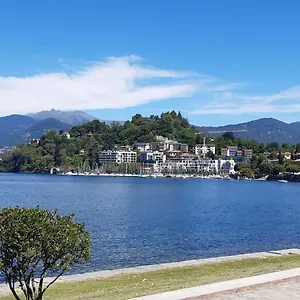il-blu-di-laveno-1.it-lombardy.com/