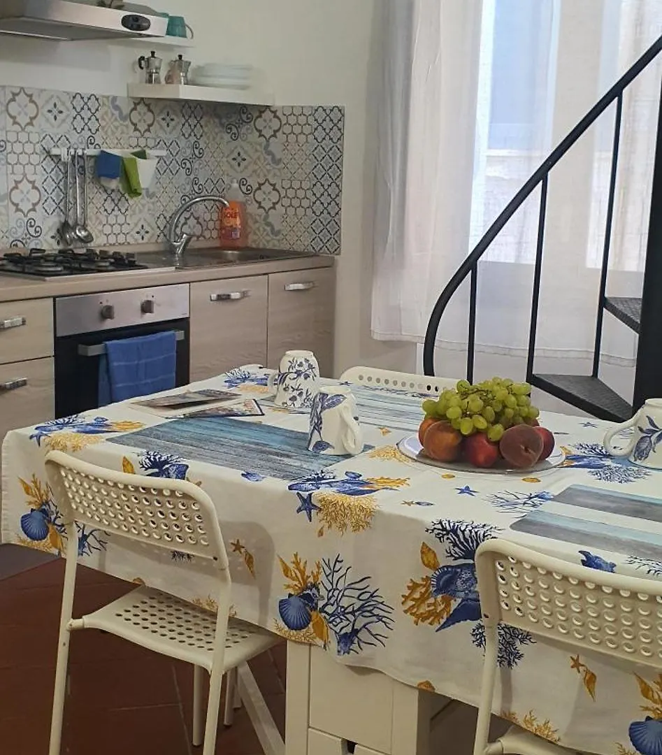 Le meraviglie del lungomare Villa Syracuse